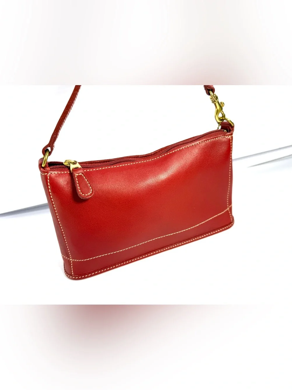 Coach compact red